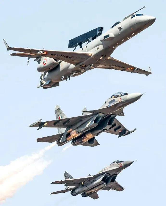 皇冠信用网出租足球_印度航母行踪曝光!180度掉头返航皇冠信用网出租足球,这是在躲巴基斯坦的导弹吗?