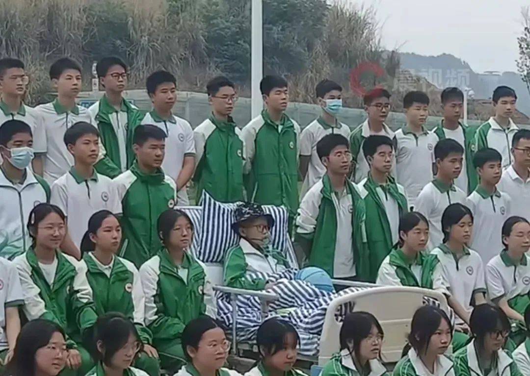 美國女子職業籃球即時比分
_痛心!他走了美國女子職業籃球即時比分
,年仅15岁,刚刚拍完毕业照