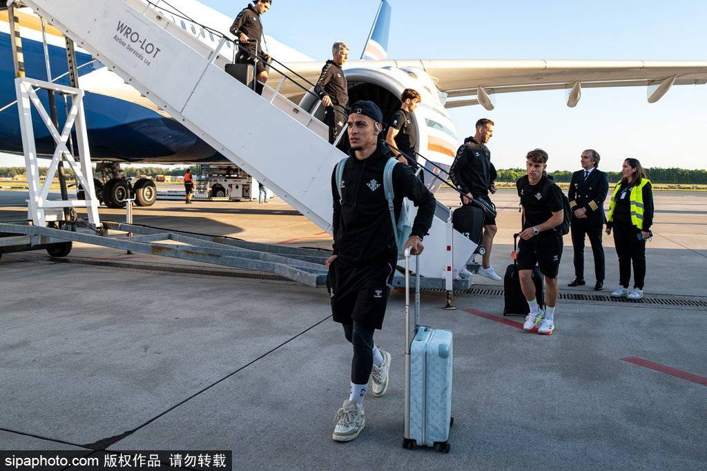 皇冠信用网登3代理注册_冰火两重天!桑乔绝境重生皇冠信用网登3代理注册,安东尼梦碎欧会杯,切尔西历史性夺冠!