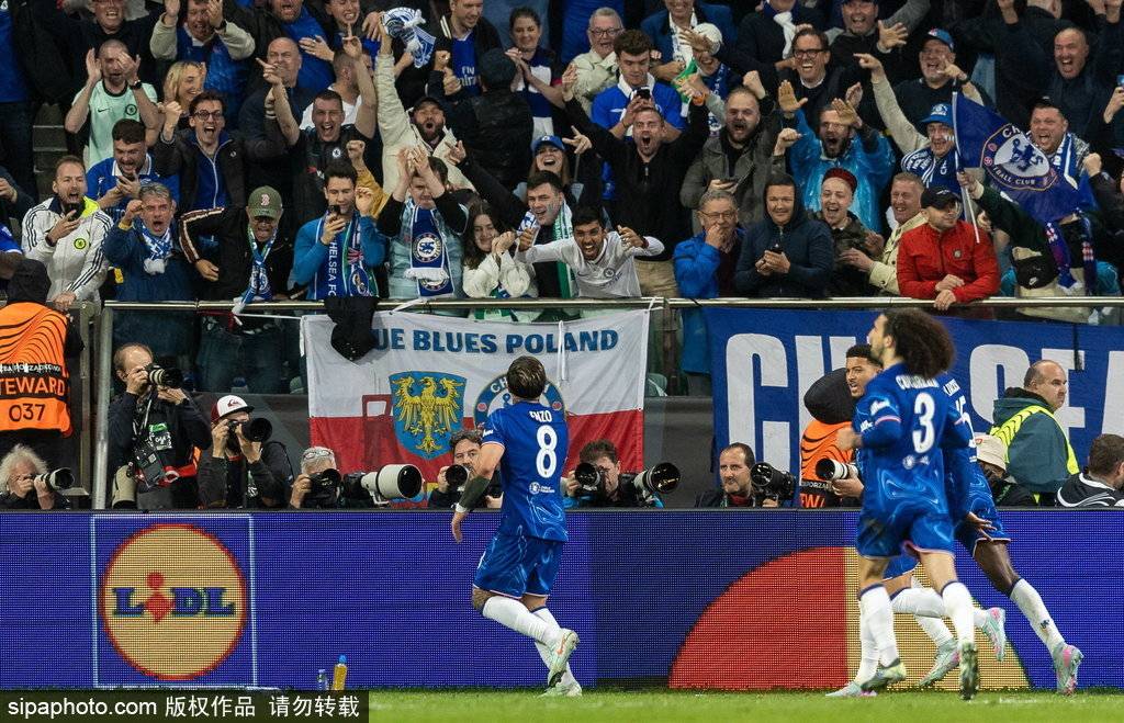 皇冠信用网庄家_欧战全满贯皇冠信用网庄家!欧协-桑乔建功帕尔默2助 切尔西4-1贝蒂斯夺冠