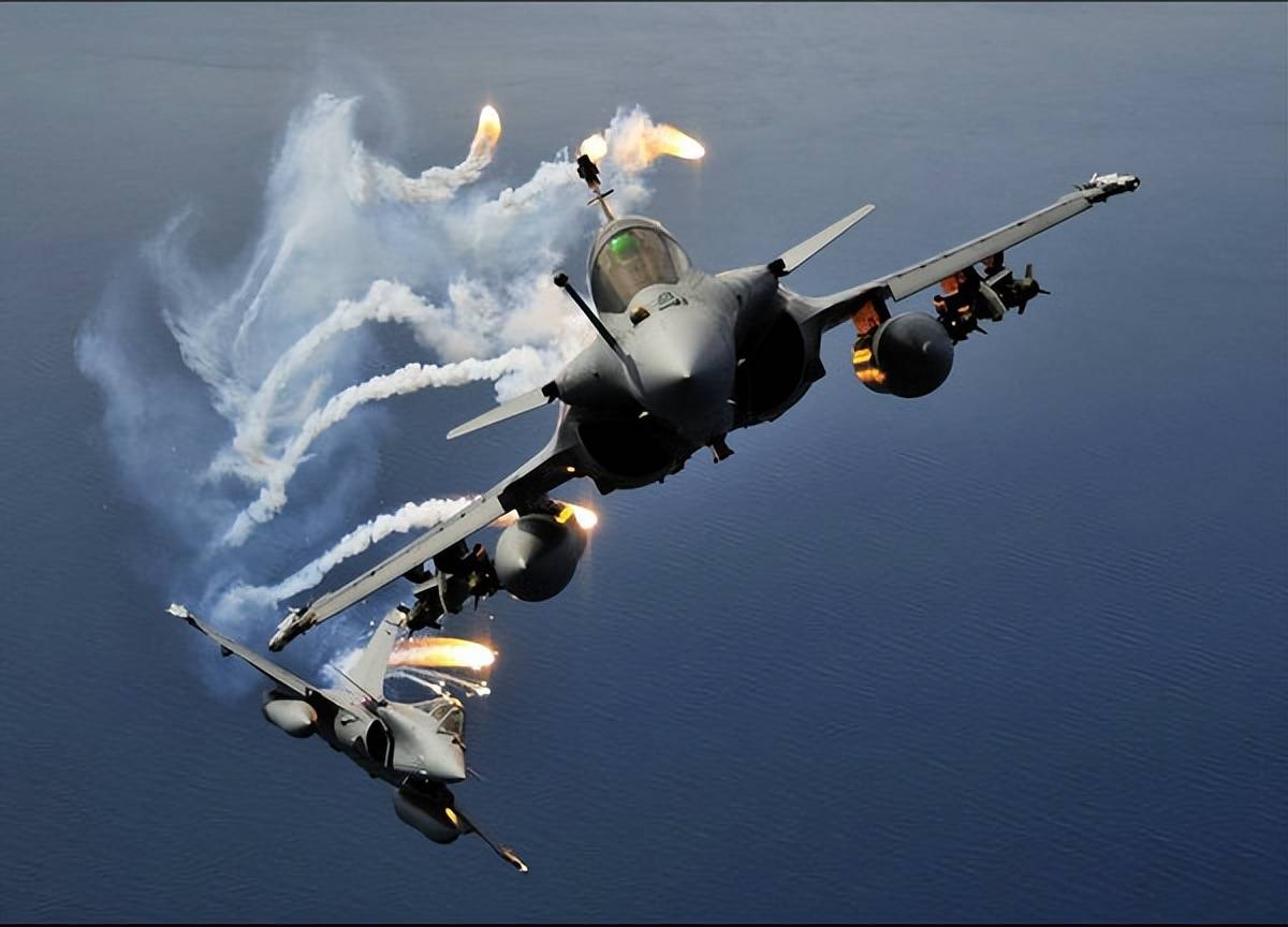 意大利足球联赛
_3名阵风飞行员当场阵亡意大利足球联赛
,超250人战死,终于明白印度为何拒绝公布伤亡人数