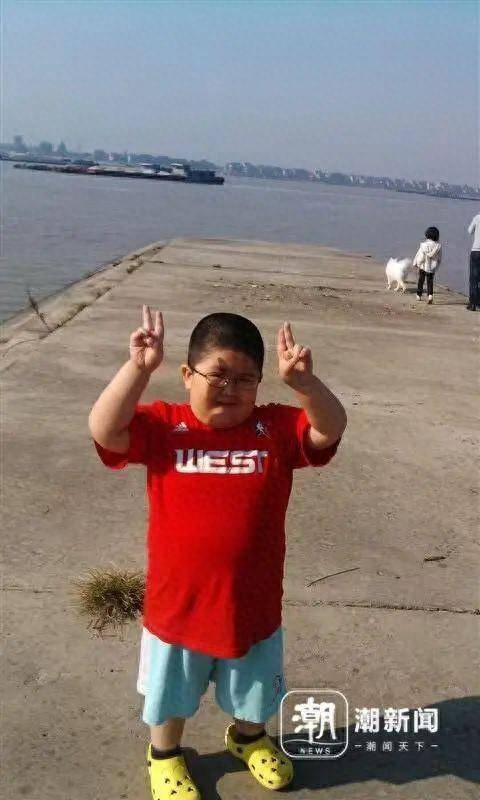 皇冠信用盘登3出租_杭州330斤男孩患罕见病:永远吃不饱皇冠信用盘登3出租!妈妈抹泪不放弃:我要陪他长大