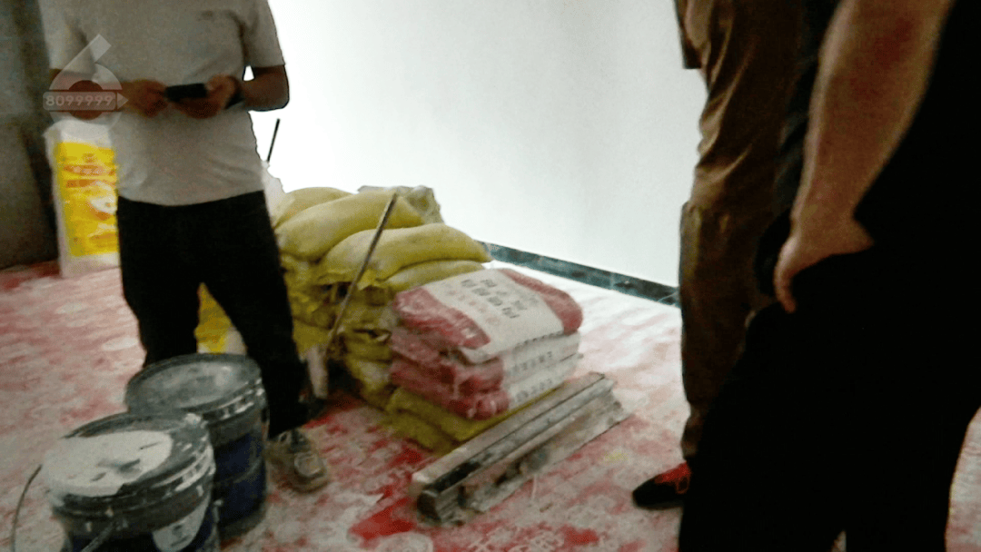 皇冠信用登1
_愤怒皇冠信用登1
!昆明电视台女记者采访时被打 摄像机遭损坏