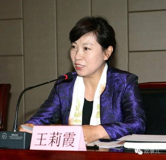 皇冠信用网在线注册
_正部级美女大员被查!千万华服堆满多套住宅皇冠信用网在线注册
,化妆团队提前数小时待命~