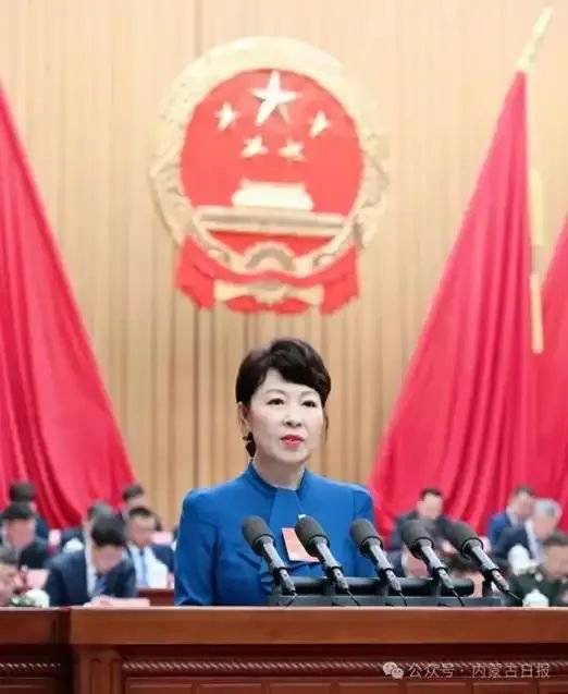 皇冠信用网在线注册
_正部级美女大员被查!千万华服堆满多套住宅皇冠信用网在线注册
,化妆团队提前数小时待命~