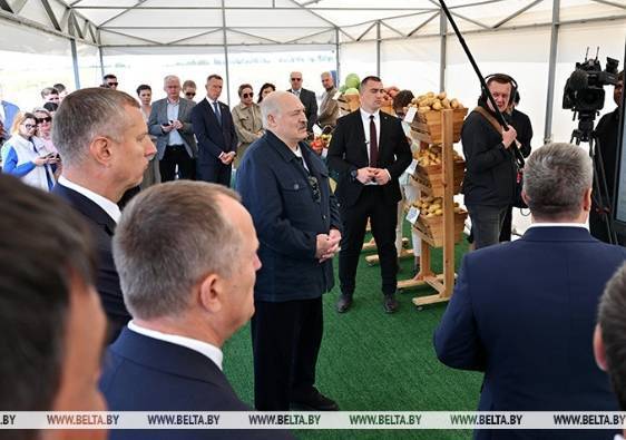 黑镇市vs卧龙岗狼队_卢卡申科:我要带土豆去中国黑镇市vs卧龙岗狼队,送给各国领导人