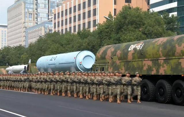 皇冠賬號_憋了几个小时皇冠賬號,外媒锐评九三阅兵:中国武器看着强,但没打过实战