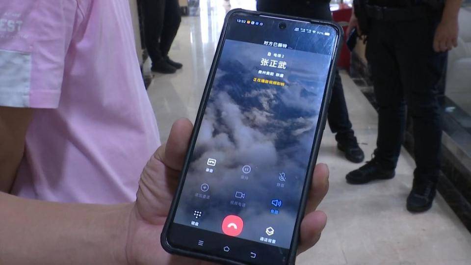 希腊超级联赛甲组_男子花30万讨老婆希腊超级联赛甲组,一个月不到人财两空!婚介所回怼记者:再拍我就对你不客气