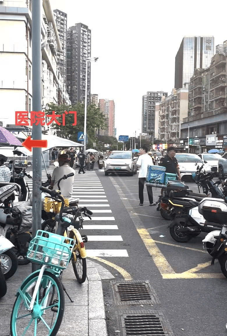 皇冠信用网押金多少_深圳一医院门口被指“举步维艰”皇冠信用网押金多少!整治后记者实探:仍很堵