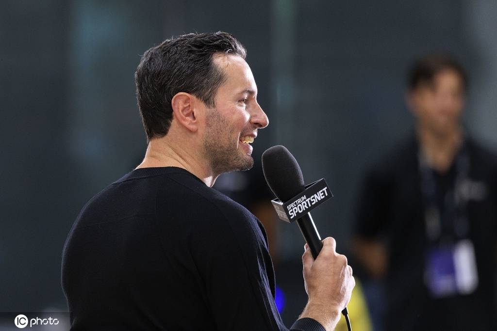 正网皇冠信用网_湖人将帅回应詹姆斯广告事件 雷迪克:你们都是傻子正网皇冠信用网?