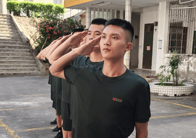 皇冠信用网开户
_牛!退役半个月皇冠信用网开户
,他第三次入伍!