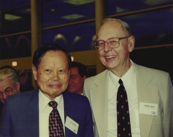 信用网皇冠申请注册
_独家|友人追忆杨振宁:信用网皇冠申请注册
他没能二度获诺奖是一个遗憾