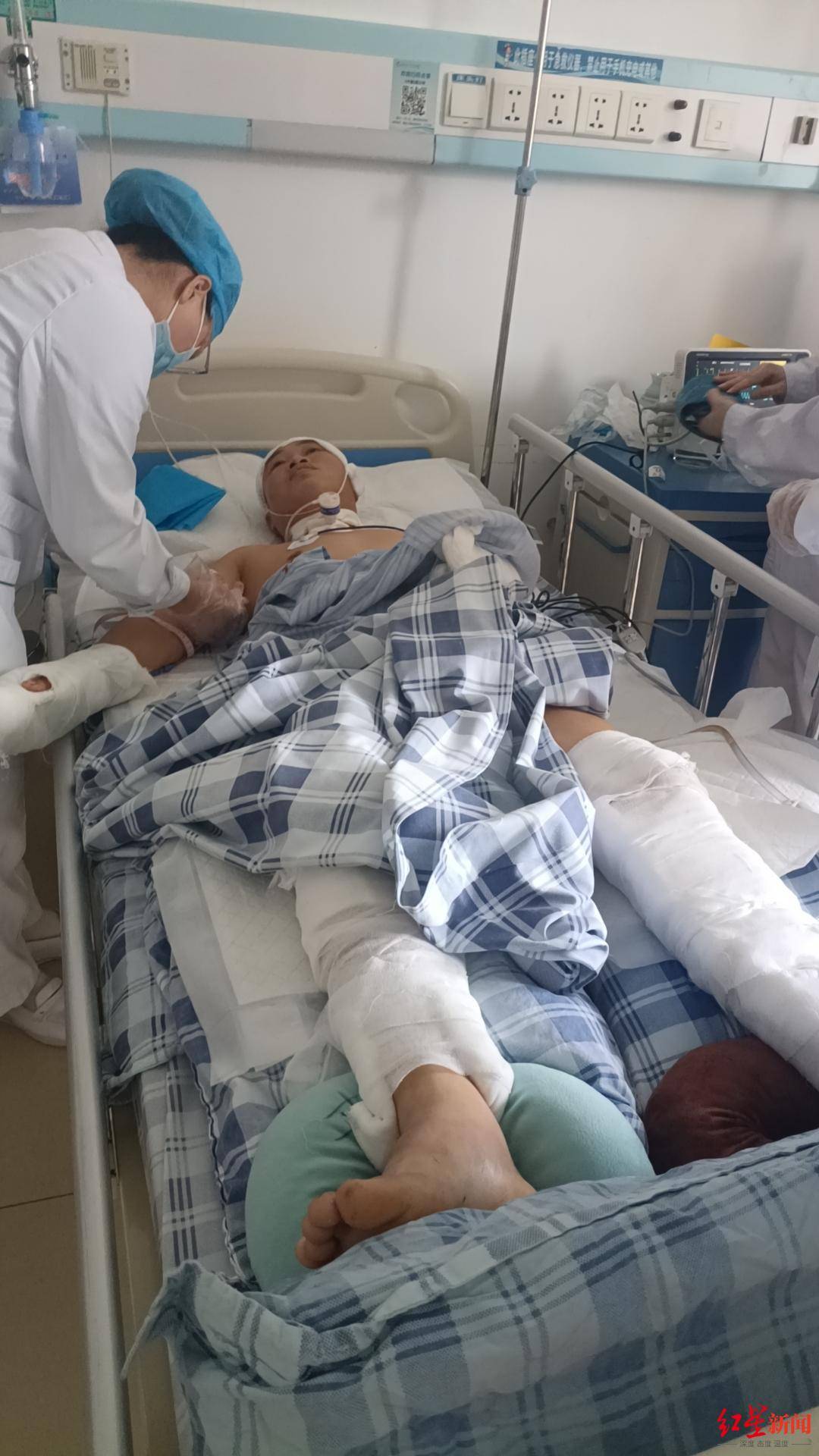 皇冠信用网登2代理
_男子借宿同学家皇冠信用网登2代理
,隔日持刀行凶致1死1重伤 死者妹妹:他作案前还主动让大哥陪做胃镜