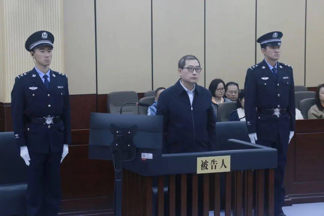 皇冠信用盘代理怎么申请
_被控受贿超3500万元皇冠信用盘代理怎么申请
,安徽省交通控股集团原副总经理夏柱兵受审