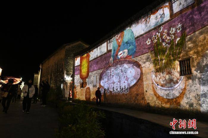 皇冠信用網登1,登2,登3出租_海外华媒安徽解锁古村新韵：世界文化遗产遇见光影科技