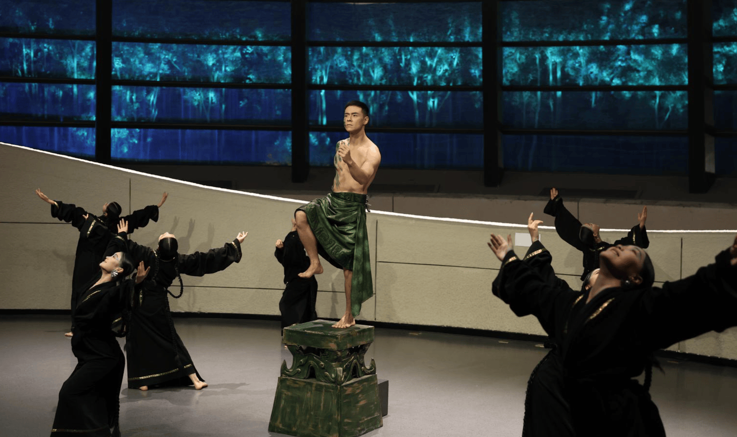 皇冠代理怎么拿_“舞”动古蜀文明皇冠代理怎么拿！中国舞蹈家协会“环境舞蹈季”在三星堆惊艳开幕