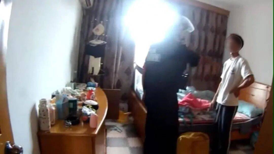 皇冠信用網出租_因妻子没带包子回家皇冠信用網出租，浙江一男子怒把30斤行李箱从6楼扔下，还称“砸到人了我就负责，没砸到就没事”，目前该男子已被刑拘