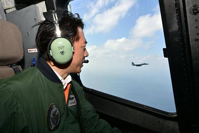 皇冠信用网在线注册_高市早苗还没道歉皇冠信用网在线注册，在台岛300公里外，日本防相扬言“应对危机”