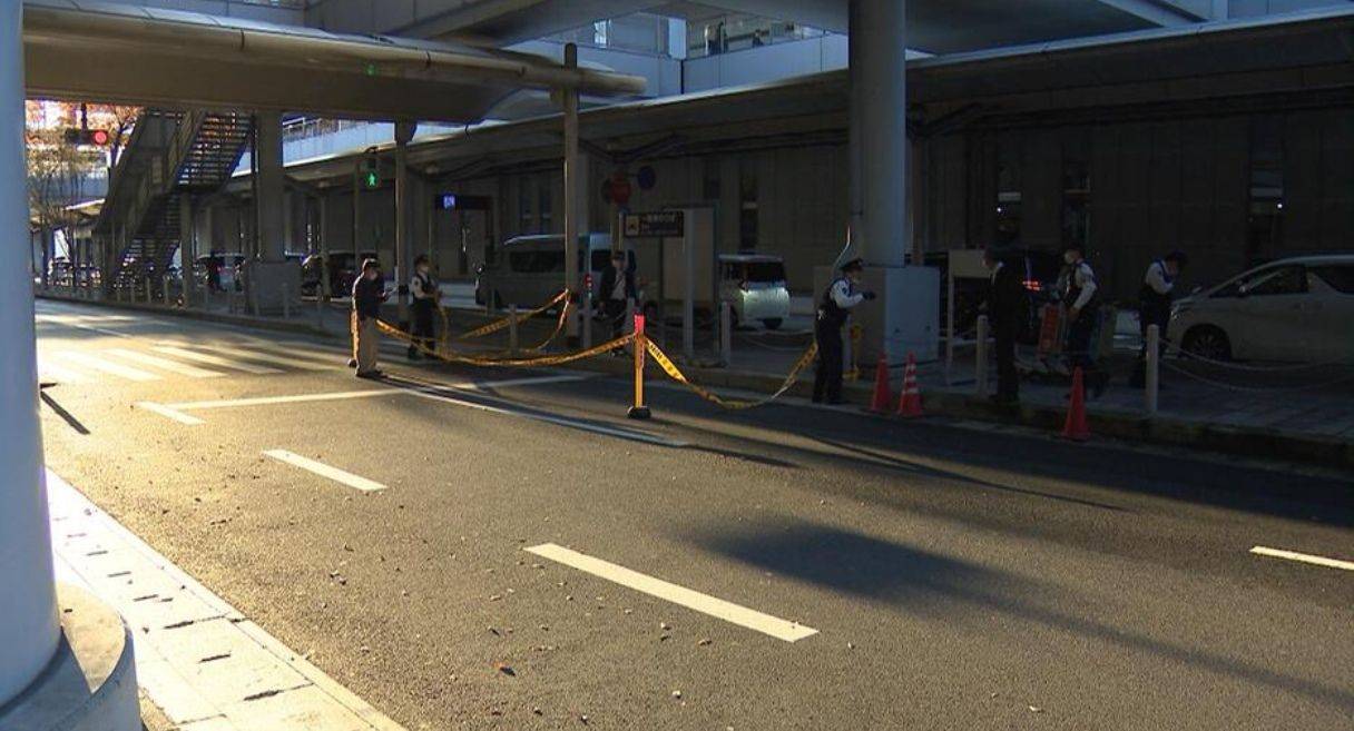 皇冠信用网结算日_中国一男子与母亲到日本旅游皇冠信用网结算日，在航站楼坠落不幸身亡