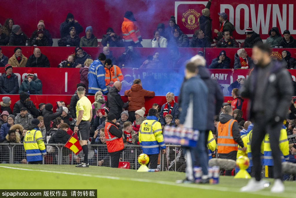 皇冠信用网结算日_曼联输给埃弗顿：阿莫林的执教能力与阵容建设的挑战