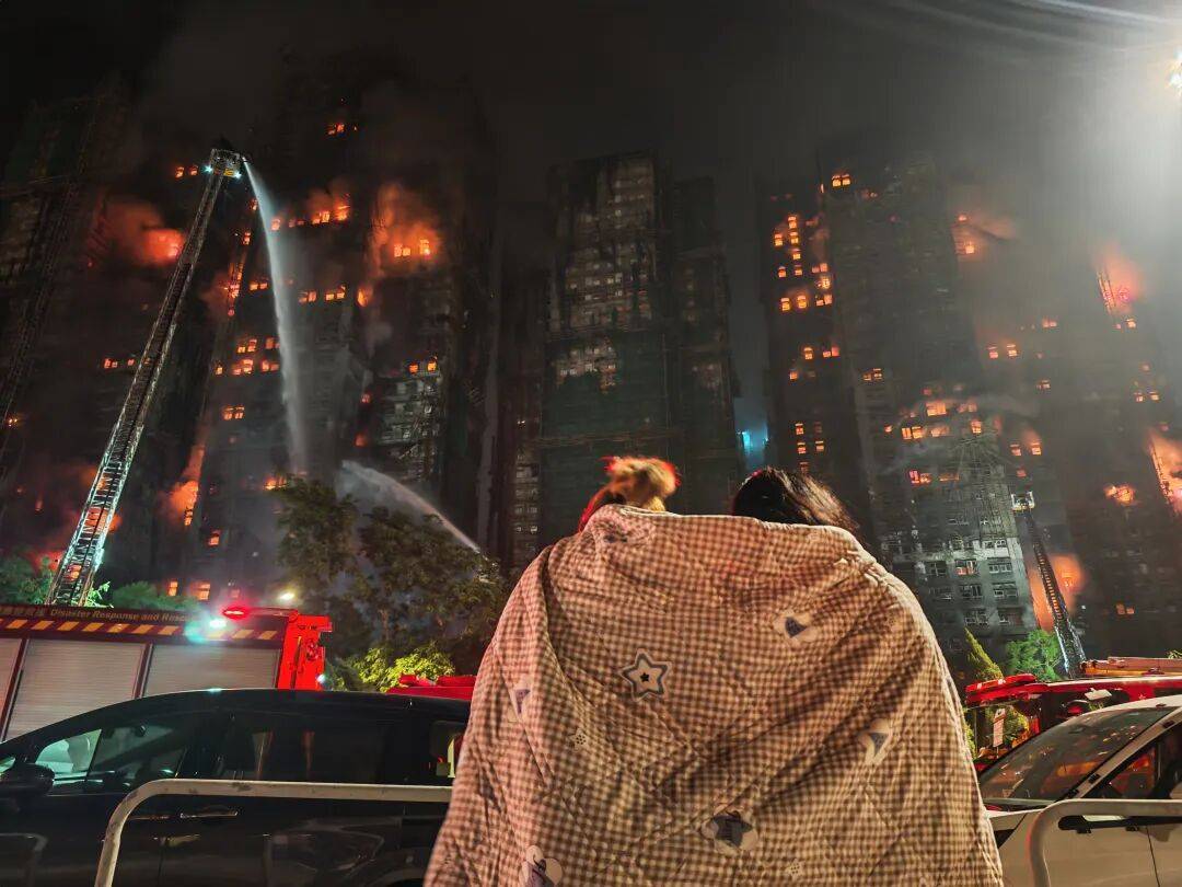 皇冠信用網代理_香港大埔火灾已造成44人遇难！3人以涉嫌误杀罪被拘捕皇冠信用網代理，警方：不排除发泡胶是火势迅速蔓延原因；大埔区多所学校停课，临时庇护中心开放