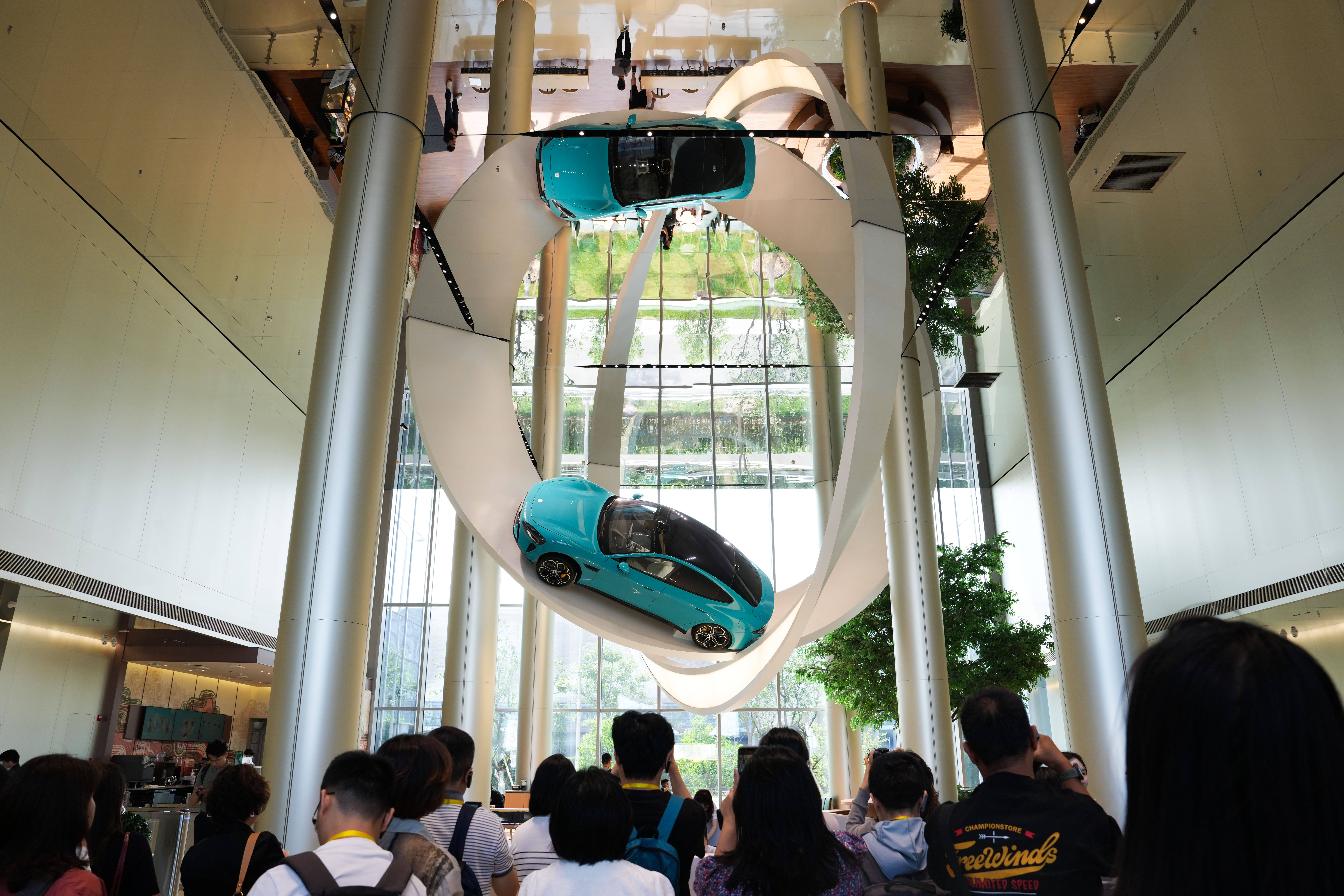 皇冠登3代理注册_新加坡媒体：中国工厂成为热门旅游打卡地