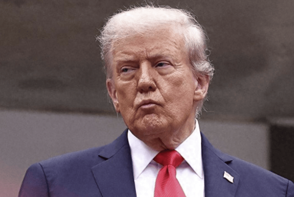 hga030.com手机登录_全面反华开始？特朗普不当老二hga030.com手机登录，9国在白宫签字，要废中国王牌