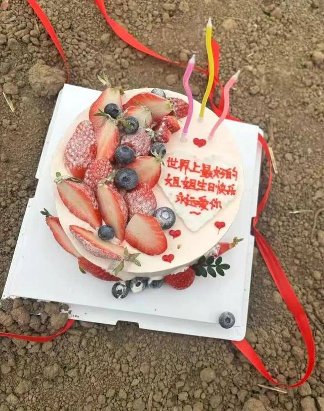 皇冠登1登2登3代理_妻儿三人被杀案受害者金手镯被剪断皇冠登1登2登3代理，失窃48克金首饰在货车上被找到，丈夫称案发数月前曾借5000元给嫌犯