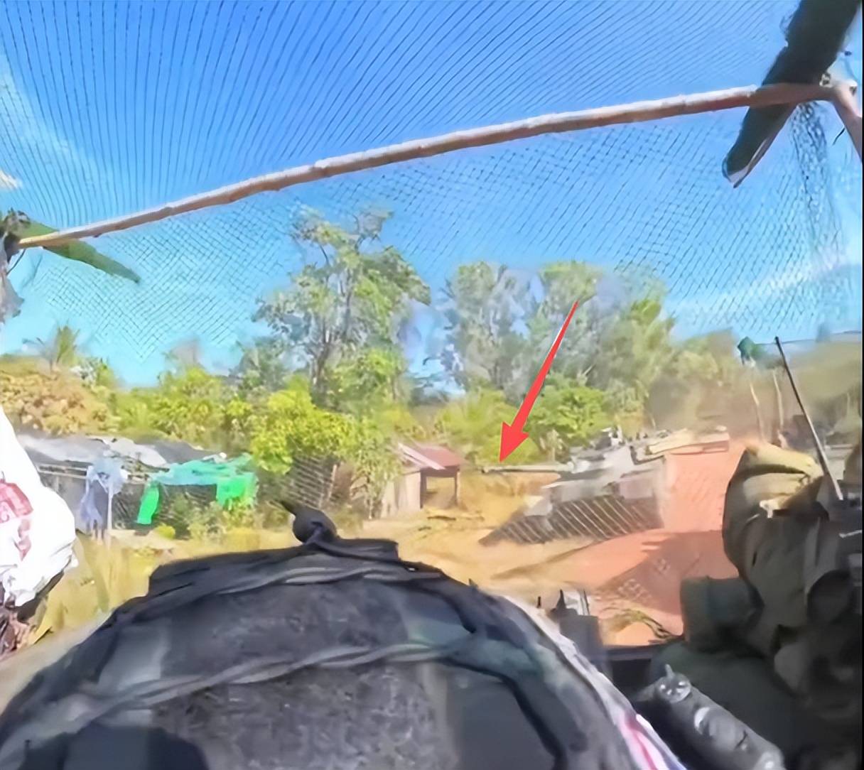 皇冠信用网代理申请_神仙打架了！泰国VT-4坦克与柬军40火对轰皇冠信用网代理申请，结局让所有人意想不到