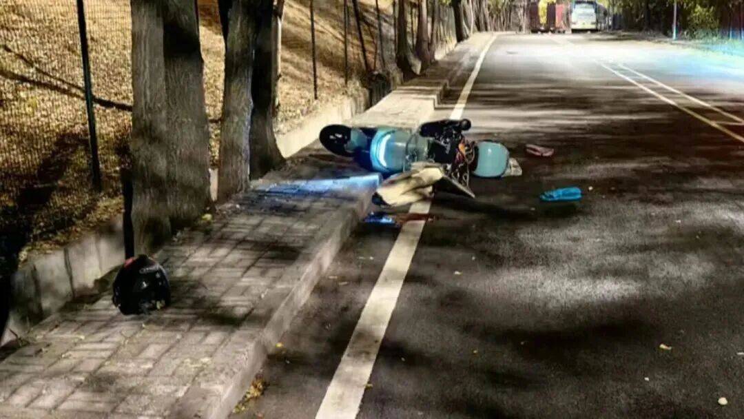 皇冠信用网账号注册_连摔6次皇冠信用网账号注册，抢救无效身亡！广东交警：将严查