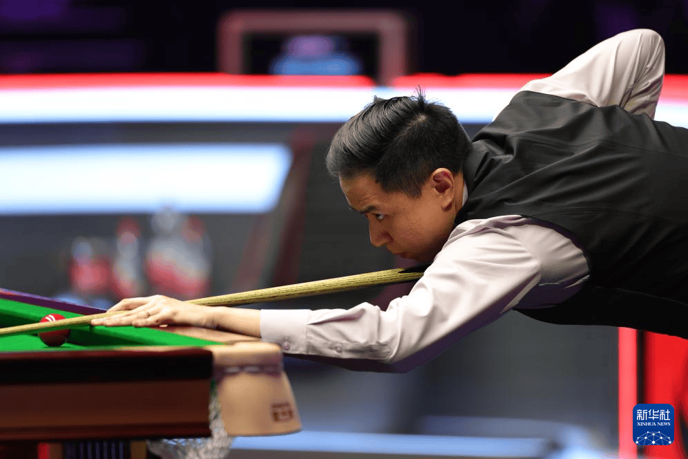 皇冠ag hga039_斯诺克大师赛-肖国栋吴宜泽晋级八强 四分之一决赛相遇