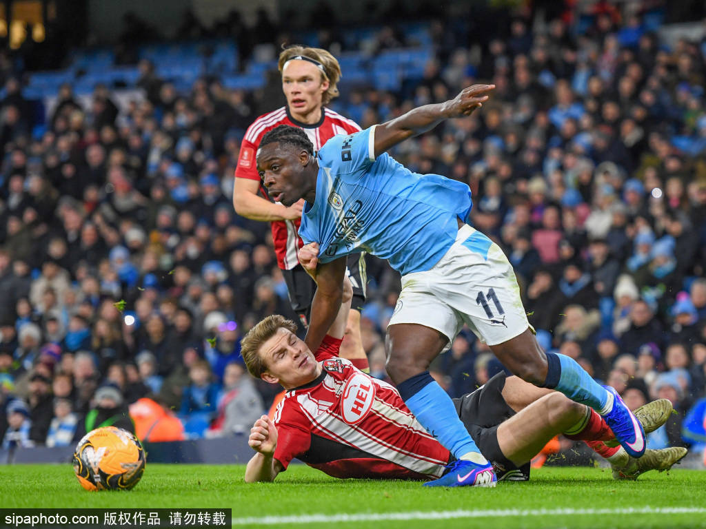 皇冠信用网平台_曼市德比：曼联2:0胜曼城皇冠信用网平台，卡里克战术再显神威