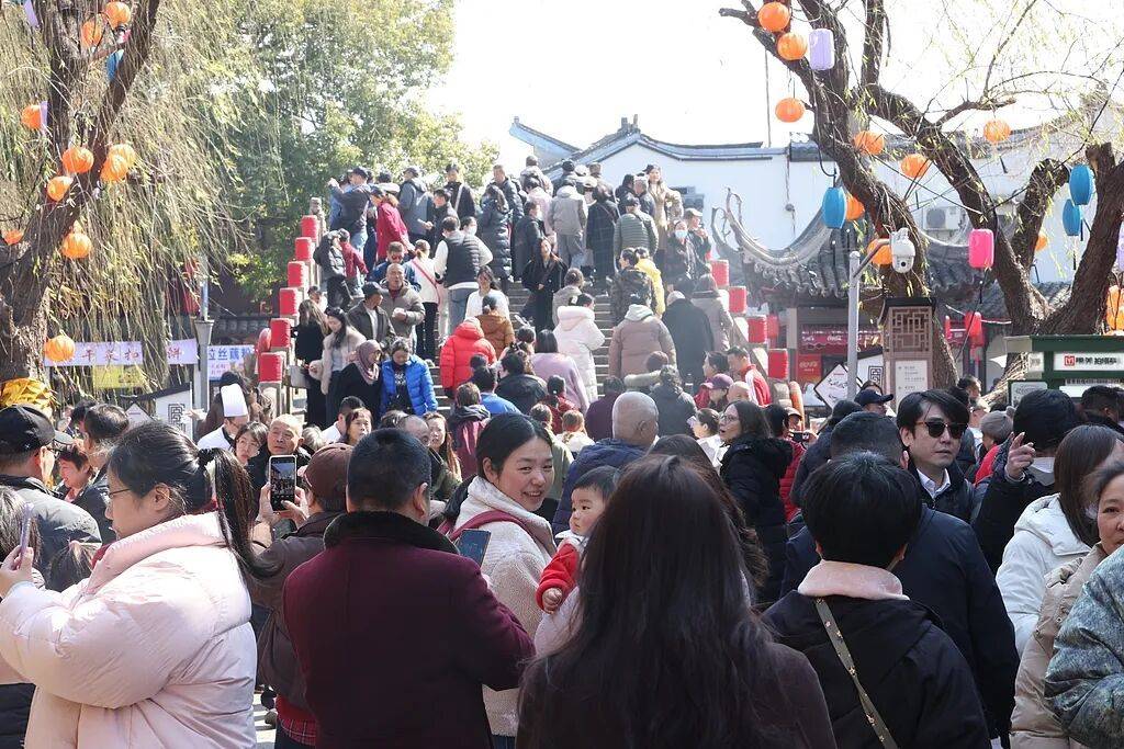 皇冠信用网登3代理注册_上海将直冲23℃皇冠信用网登3代理注册!紧接着又是一波降温+降雨+大风…